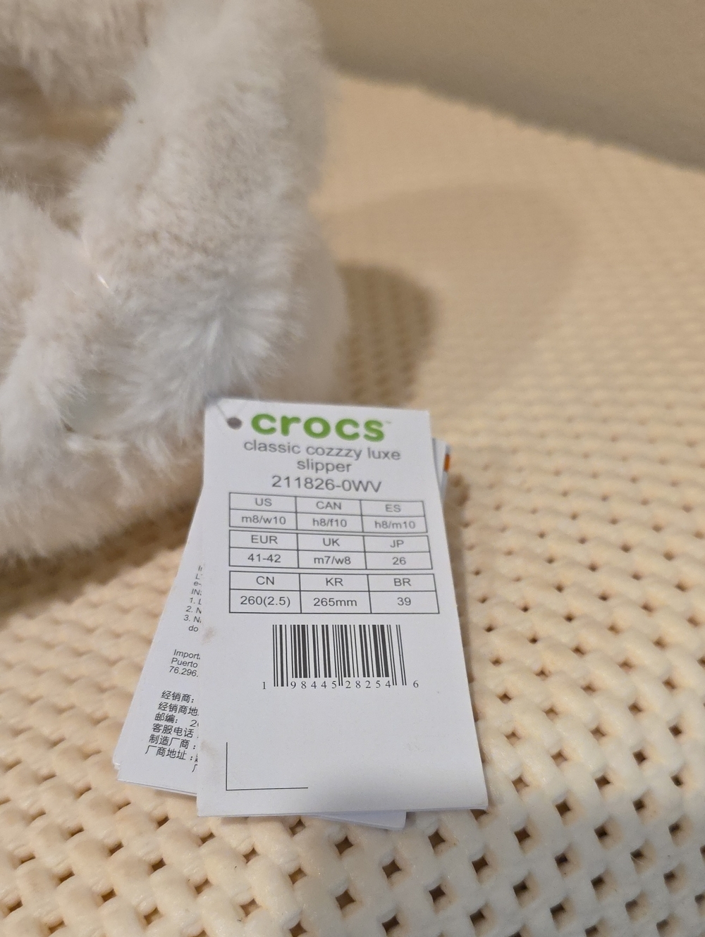 CROCS Classic Cozzy Luxe Slipper - Cream White Faux Fur 8M/10W